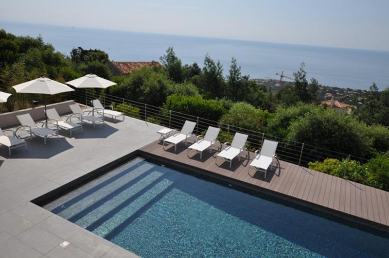 Vue Panoramique Sur La Baie De St Tropez Vila Les Issambres Exterior foto